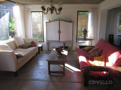 Casa en Ocean Park próxima al mar en 2 plantas, 3 dormitorios, solar de 530 m2.