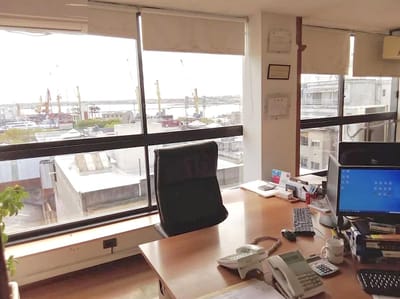 Oficina en Venta 120 m2 Ciudad Vieja vista Puerto