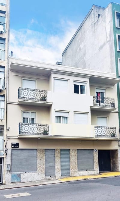 Excelente oportunidad para inversores - Aptos. 2 dor. con Renta - Ciudadela y Mercedes