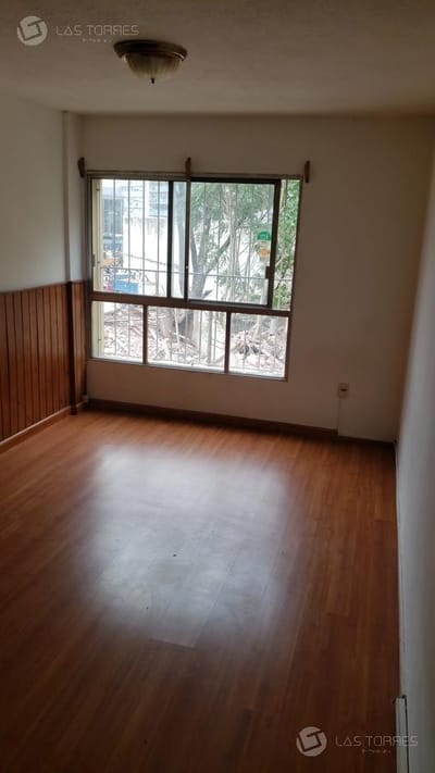 Apartamento, Cordón. Frente, 2do piso, seguridad, G.C $ 2688 LAP2384732