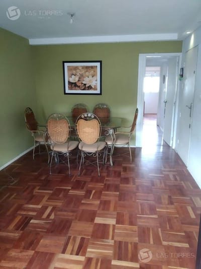 Lindo, al frente, punto con servicios, CON RENTA