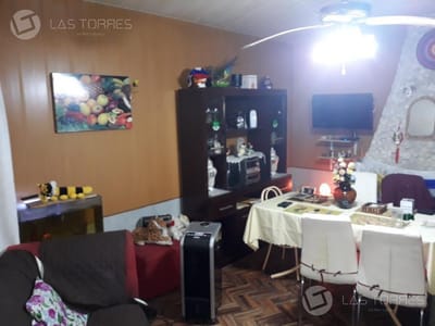 Casa amplia con patio y garage