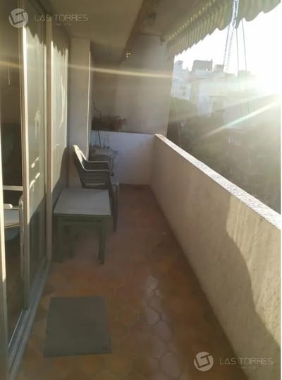 Apartamento - Pocitos - amplio, al frente, balcón, gge, CON RENTA, G.C: $ 11.500