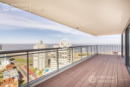 venta apartamento tres dormitorios playa brava