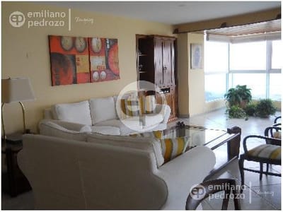 Venta apartamento tres dormitorios en suite Playa Brava primera linea Punta del Este