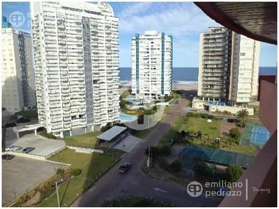 venta apartamento 2 dormitorios playa brava vista al mar