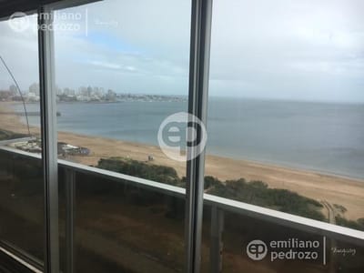 Piso alto frente al mar