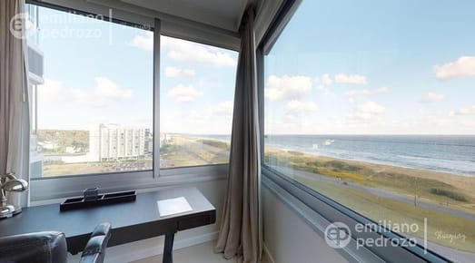 Venta apartamento 3 suites más dependencia Punta del Este
