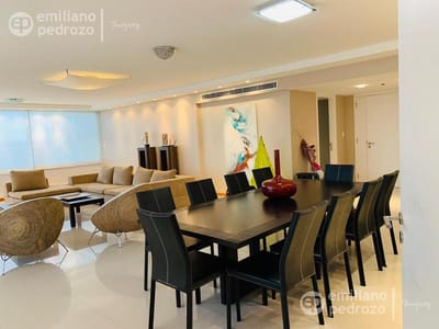Venta apartamento tres dormitorios mas dependencia playa brava