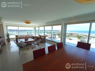 Venta Pent-House Playa Brava 3 dormitorios en suite mas dependencia gran terraza vista al mar