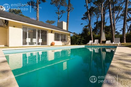 Venta Casa 4 dormitorios Playa Mansa Punta del Este