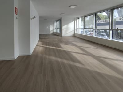 Oficina en Venta con Renta al Frente - Excelente Ubicación - Edificio DHK - Parque Batlle