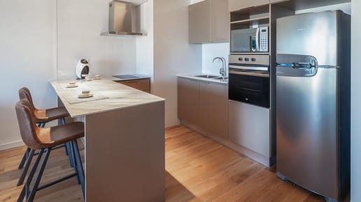 Apto sobre rambla,  2 dormitorios, 1 baño, toilette, terraza y patio.