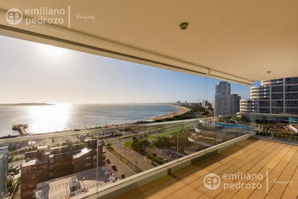 Venta apartamento 3 dormitorios en suite más dependencia Punta del Este