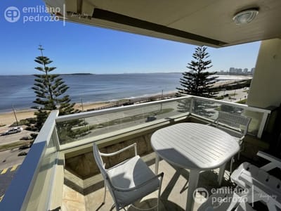 VENTA APARTAMENTO 3 DORMITORIOS MAS SERVICIO EN PLAYA MANSA