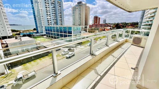 Venta Apartamento de 3 suite en Playa Mansa Punta del Este