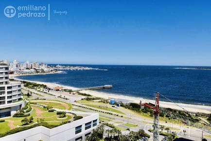 Venta departamento 2 dormitorios en suite Playa Mansa Punta del Este