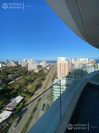 Alquiler temporal, Apartamento 3 dormitorios, Playa Mansa, Punta del Este