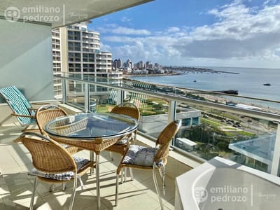 Venta y alquiler temporal Apartamento 2 dormitorios, Playa Mansa, Punta del Este