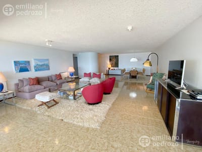 Venta departamento de 3 dormitorios en suite en Playa Brava
