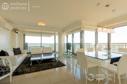 Alquiler departamento 3 dormitorios y dependencia en Playa Brava