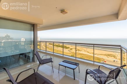 Alquiler  temporal apartamento 3 dormitorios y dependencia Playa Brava Punta del Este