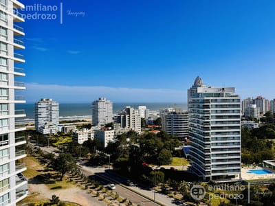 Venta apartamento 3 Dormitorios Playa Brava Punta del Este