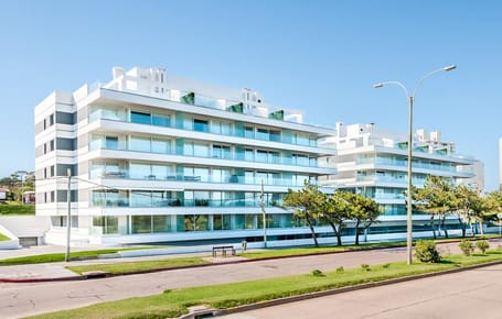 Edificio Horizonte Rambla Claudio Williman y Parada 21, Playa Mansa !!
