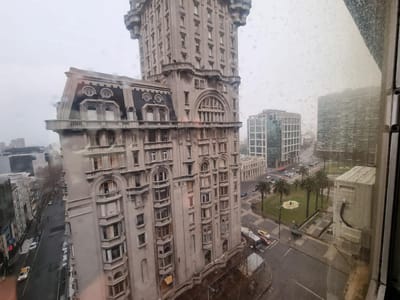 Oficina - Andes y 18, oficina con vista a Plaza Independencia , 300 m2 !!