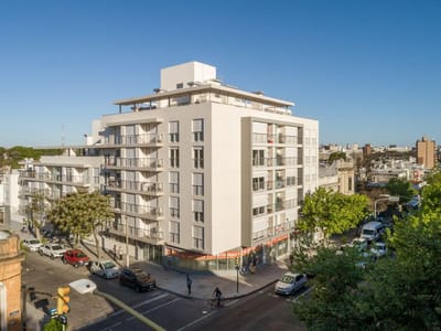 Apartamento - A la venta con renta en Av. Agraciada, 1 dormitorio, terraza propia de 29m2 y gge!!
