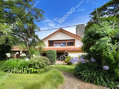 Casa de 5 dormitorios - Playa Mansa