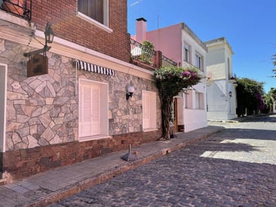 Casa con habilitación comercial dentro de Barrio Histórico