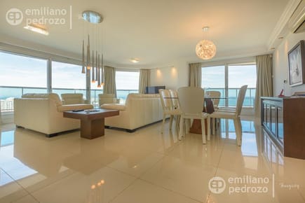 Venta y Alquiler apartamento 3 suites más dependencia Punta del Este
