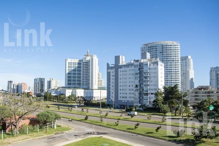 Alexander Boulevard