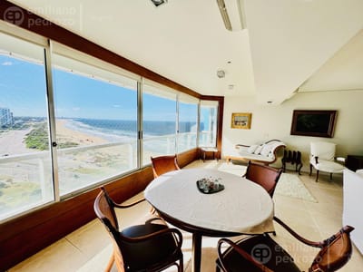 Departamento en  alquiler de temporada 3 dormitorios Playa Brava Punta del Este