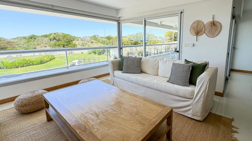 Moderno Departamento Primera Fila a Playa Brava en Venta - TM6008255