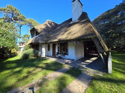 Casa en venta de 3 dormitorios y con gran terreno en Rincón del Indio, Punta del Este