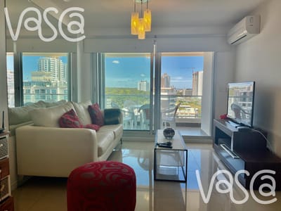 Apartamento a la venta en Wind Tower Punta del Este, 2 dormitorios y 2 baños completos.