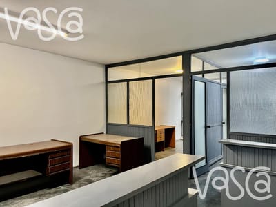 Oficina a la venta en  de 50m2 en el Centro a una cuadra de 18 de Julio