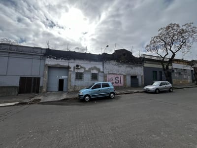 Zona mayorista, próximo Arenal Grande, 862 m2 , entrada camiones !!