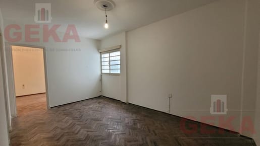 Apartamento rentado sobre Yi  a 100m de Av. Libertador