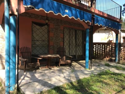 Local comercial ubicado sobre calle principal en Balneario Zagarzazu Carmelo   