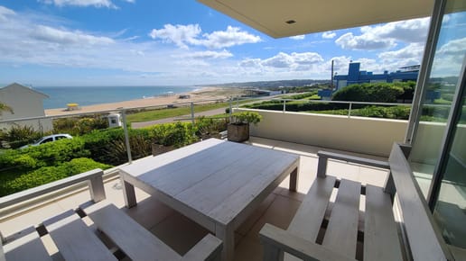 Moderno Departamento Frente a Playa Bikini en Alquiler