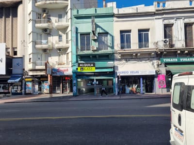 18 de Julio entre Roxlo y Minas , 5,5 mts de frente , 275 m2 !!