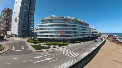 Apartamento de 3 dormitorios en playa brava