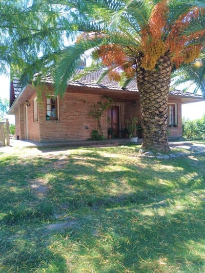 Venta - Casa - 4 dormitorios - Carmelo - Zona Playa