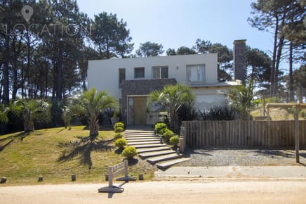 Alquiler casa 3 dormitorios en barrio cerrado Pinar del Faro, José Ignacio