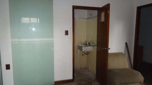 Oficinas con Deposito y Garaje para 25 Coches en la Unión