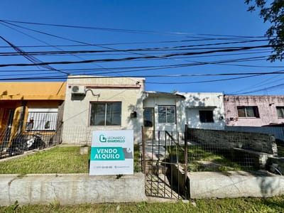 Colonia - Venta de dos casas en zona de dos avenidas