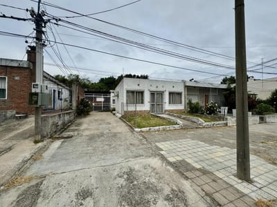 Colonia - Vendemos conjunto de 3 casas ideal para renta!